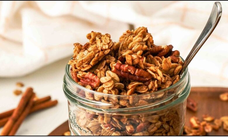 Crunchy Pecan Granola