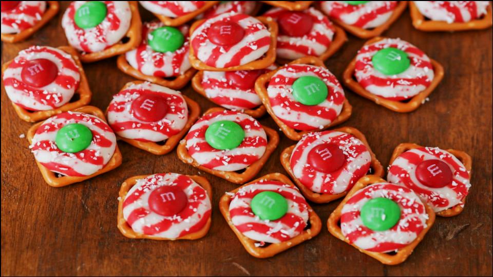 Holiday Pretzel Bites