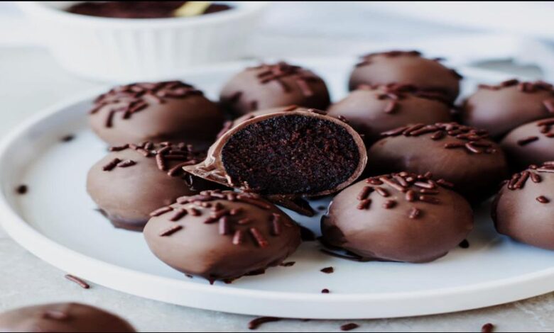 Triple Chocolate Party Balls