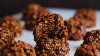 No-Bake Dark Chocolate Snickers Cookies